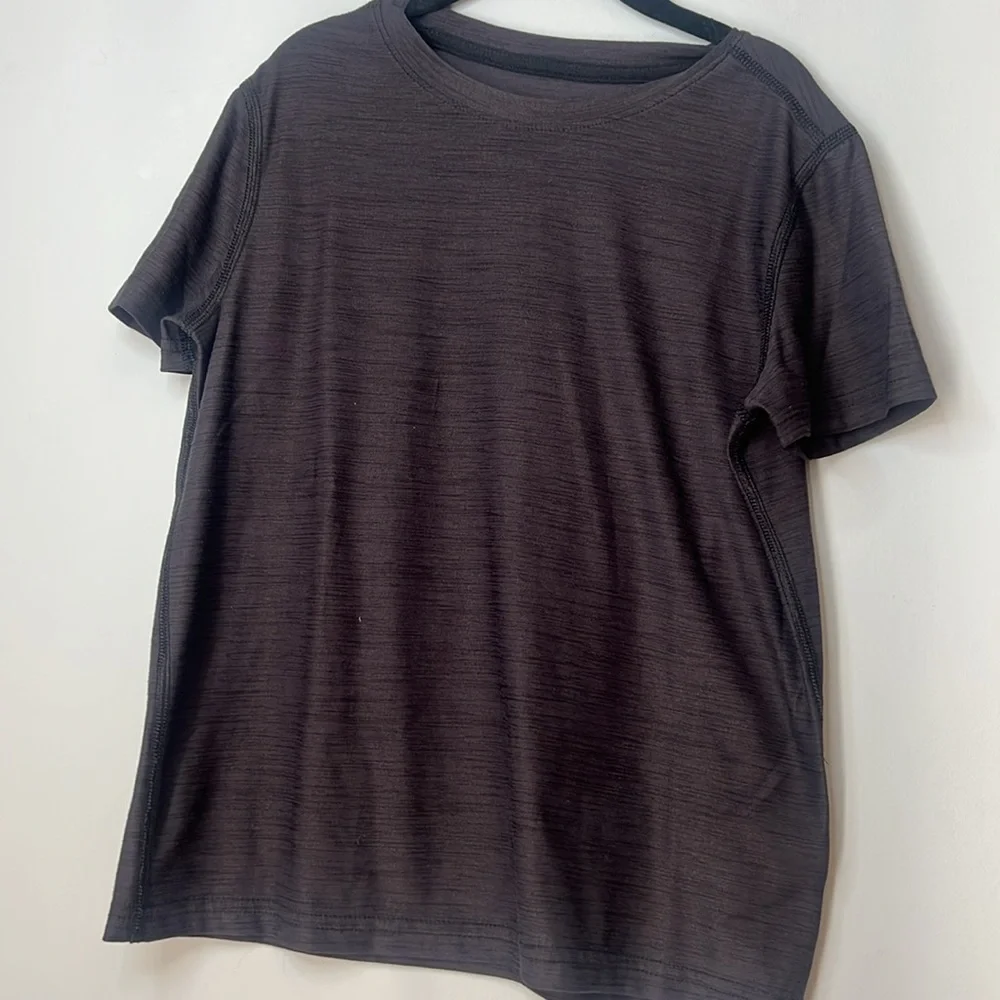 NWT Old Navy Boys Kids Gray Set of 3 Sleeveless &‎ Short Sleeve Top Shorts Small